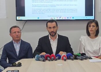 Lapaj sfidon publikisht Shabanin: Të japim dorëheqjen të dy! Mandati t’i kalojë gruas më të votuar