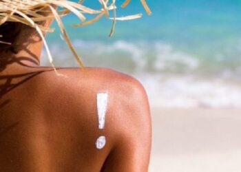 Problemet e lëkurës gjatë verës, mjekja këshillon kujdes të lartë për ata që vuajnë nga sëmundje e…