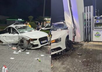 Humbi kontrollin dhe doli nga rruga, ndërron jetë pasagjeri. Arrestohet shoferi 19-vjeçar