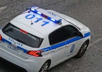 Përleshje me thika mes shqiptarëve dhe grekëve në një lokal në Athinë, plagosen tre të rinj, dy të arrestuar