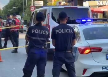 Sherr mes të rinjsh në Shkodër, nxirren thika e sëpata! Një i plagosur dërgohet në spital