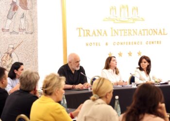 “S’kemi prerë në besë askënd”, Rama: Në Theth legalizuam rreth 300 prona