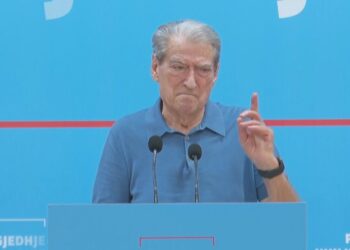 Vrasja e Anesti Ramës në Fier, mbërrijnë në gjykatë tre të akuzuarit