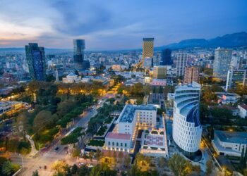 ”The Standard”: Pse Tirana e bukur duhet të jetë pushimi juaj kulturor i radhës