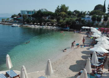 Kumbaro: Mbi 4.7 milionë turistë të huaj në gjashtë muaj, qershori sjell rekord të ri