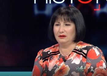 “Kush është kjo vajza që kritikoi shkrimtarin e madh… ”, botuesja tregon letrën që i shkroi Dritëro Agolli