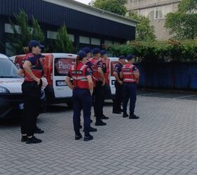 Policia rrethon zyrat e televizionit “News 24”, ndërpritet energjia dhe nuk lejohet hyrja e gazetarëve