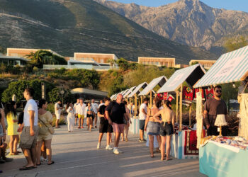 Tradita shqiptare takon stilin modern në Panairin e Produkteve Artizanale në Green Coast