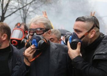 Zjarrvënësi i Demokracisë, tradhtia që dogji të djathtën