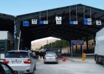 Fluks në pikën kufitare të Kapshticës, pala shqiptare punon me 6 sportele dhe procedurë të përshpejtuar