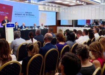 Kur racizmi bëhet standard dhe heshtja bëhet bashkëfajësi