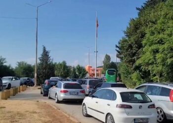 Sezoni turistik/ Fluks qytetarësh në pikën e kalimit kufitar të Qafë-Thanës! Gjatë 24 orëve të fundit kanë hyrë 5311 persona