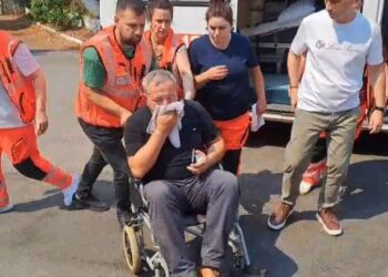 Në luftë me zjarret, nënkryetari i Bashkisë së Delvinës përfundon në spital