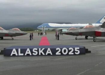 Takimi me Trump, mbërrin edhe Vladimir Putin në Alaskë