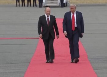 Takimi, Putin dhe Trump të shoqëruar nga një ministër dhe një këshilltar secili