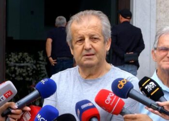 Lamtumirë Artur Zheji, regjisori Londo: Ditë e trishtë, të gjithë duhet të qajmë për dritën që humbëm