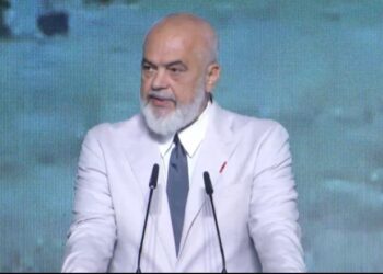 Rama: Mendjet kriminale gjejnë aleatë edhe në gjykata, kanë dhënë vendime të ‘ububushme’ në favor të zjarrvënësve! Manja t’ia përcjellë gjyqësorit