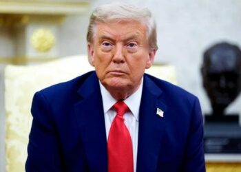 Trump lë të hapur mundësinë e përdorimit të avionëve amerikanë për të garantuar sigurinë e Ukrainës