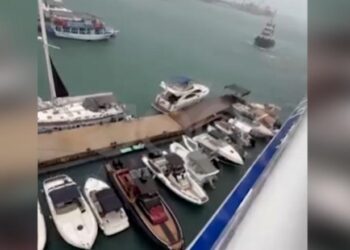 Stuhia këput litarin e tragetit në Vlorë, dëmtohet në krah marinari egjiptian