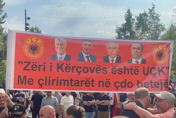 Protesta kundër Gjykatës Speciale, mijëra qytetarë mblidhen në Prishtinë, i pranishëm dhe Ali Ahmeti