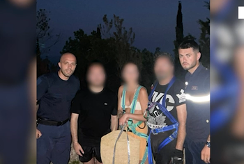 Ishin bllokuar në shkëmbinjtë e plazhit të Akuariumit, policia shpëton 3 turistë e huaj