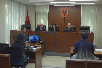 Gjyqtarët me pushime, Kolegji “mban peng” certifikimin e rezultatit, Lapaj mbetet pezull