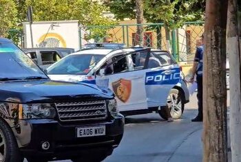 Tjetër aksident i rëndë në Fier, i riu përplas kalimtarin