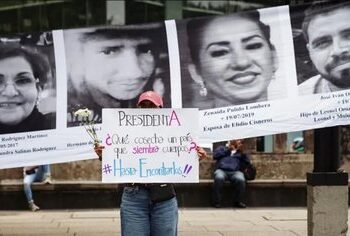 Mbi 130 mijë të zhdukur që nga 2007, mijëra njerëz protestojnë në të gjithë Meksikën për të afërmit e tyre