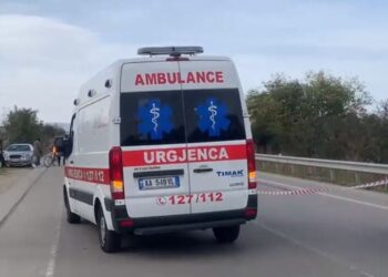 Aksident në aksin “Shkodër-Velipojë”! 20-vjeçari humb kontrollin e mjetit, 3 të plagosur