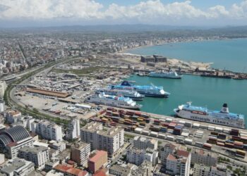 Rritet fluksi në Portin e Durrësit, mbi 33 mijë udhëtarë kanë hyrë dhe dalë në vetëm katër ditë