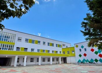 Rama ndan pamjet: “Jani Nushi” në Lushnjë, gati për të pritur nxënësit me ambiente moderne