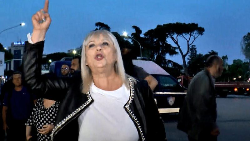 Adriana Kalaja  Deputët e PD po mbështesin Shabanin  unë ndahem nga protesta e së hënës