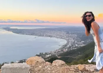 “Harrojeni Spanjën e Portugalinë”/ Historia e gruas që po sjell amerikanët të jetojnë në Shqipëri