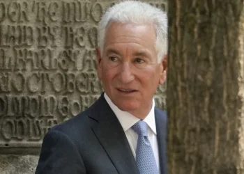 U thirr për komentet antisemite, krushku i Trump nuk i shkon në takim qeverisë franceze