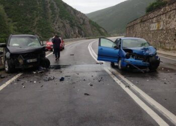 Fillestarët apo shoferët e vjetër: Kush i kryejnë shumicën e aksidenteve rrugore në Shqipëri?