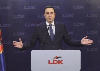“Fitore e injorancës dhe gabim i pafalshëm”, Abdixhiku reagon pas zgjedhjes së Bashës