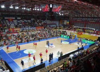 “Dhoma gazi për shqiptarët”, FIBA nis hetimin pas thirrjeve ksenofobe në Kumanovë