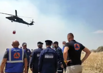 Beteja kundër flakëve, dy “Black Hawk” nga Emiratet zbarkojnë në Shqipëri