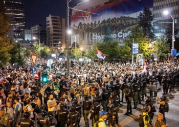 Mediat gjermane: Vuçiç po e çon vendin në luftë civile