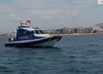 Siguria detare, bllokohen 35 mjete ludruese, shpëtohen 19 turistë nga Kasmili në Koman