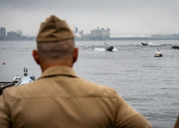 Rivaliteti me Kinën, Marina Amerikane po ndërton një flotë dronësh detarë
