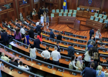 Analiza: Politika e Kosovës ngec, mundësitë ikin