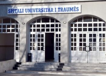 Stuhia në Tiranë shkakton lëndime te njerëzit, 20 persona paraqiten të ‘Trauma’