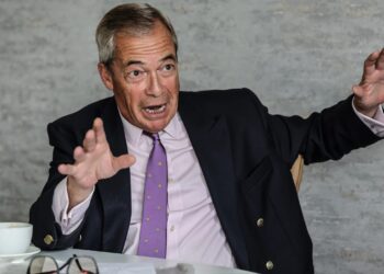 Emigracioni i paligjshëm në Britani, Farage e sheh Shqipërinë si destinacion për azilkërkuesit e dëbuar