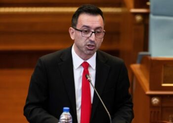 “UÇK u financua nga trafikantët e drogës”! Një shkrim i Dimal Bashës nxit reagime në Kosovë