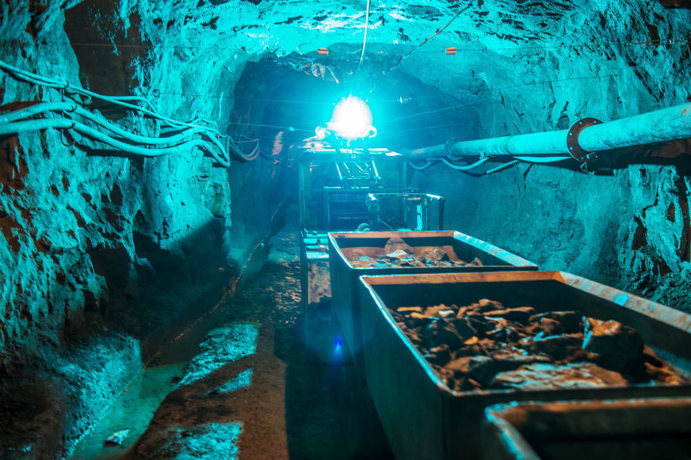 ari-i-padukshem-i-epokes-digjitale-harta-e-mineraleve-te-rralla-favorizon-shqiperine