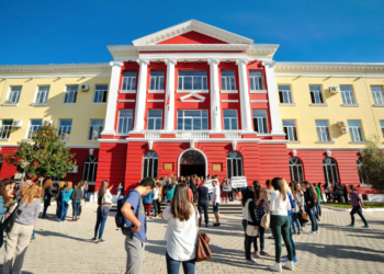 Nis sot regjistrimi në universitete, hapat që duhet të ndiqni