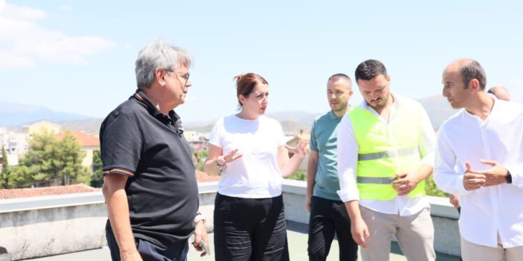 “7 milionë euro për shkollat e Shkodrës”, Manastirliu viziton kantierin e “Kolë Idromenos”