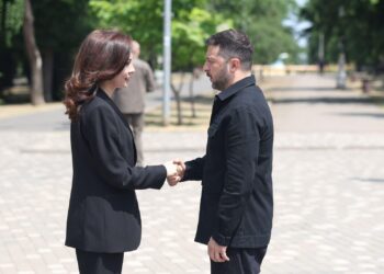Elisa Spiropali, mes 14 personazheve të dekoruar nga Zelenski në Ditën e Pavarësisë së Ukrainës