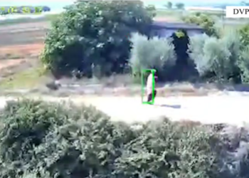 VIDEO / Katër të arrestuar për flakët në Berat, kamerat filmojnë një prej zjarrvënësve